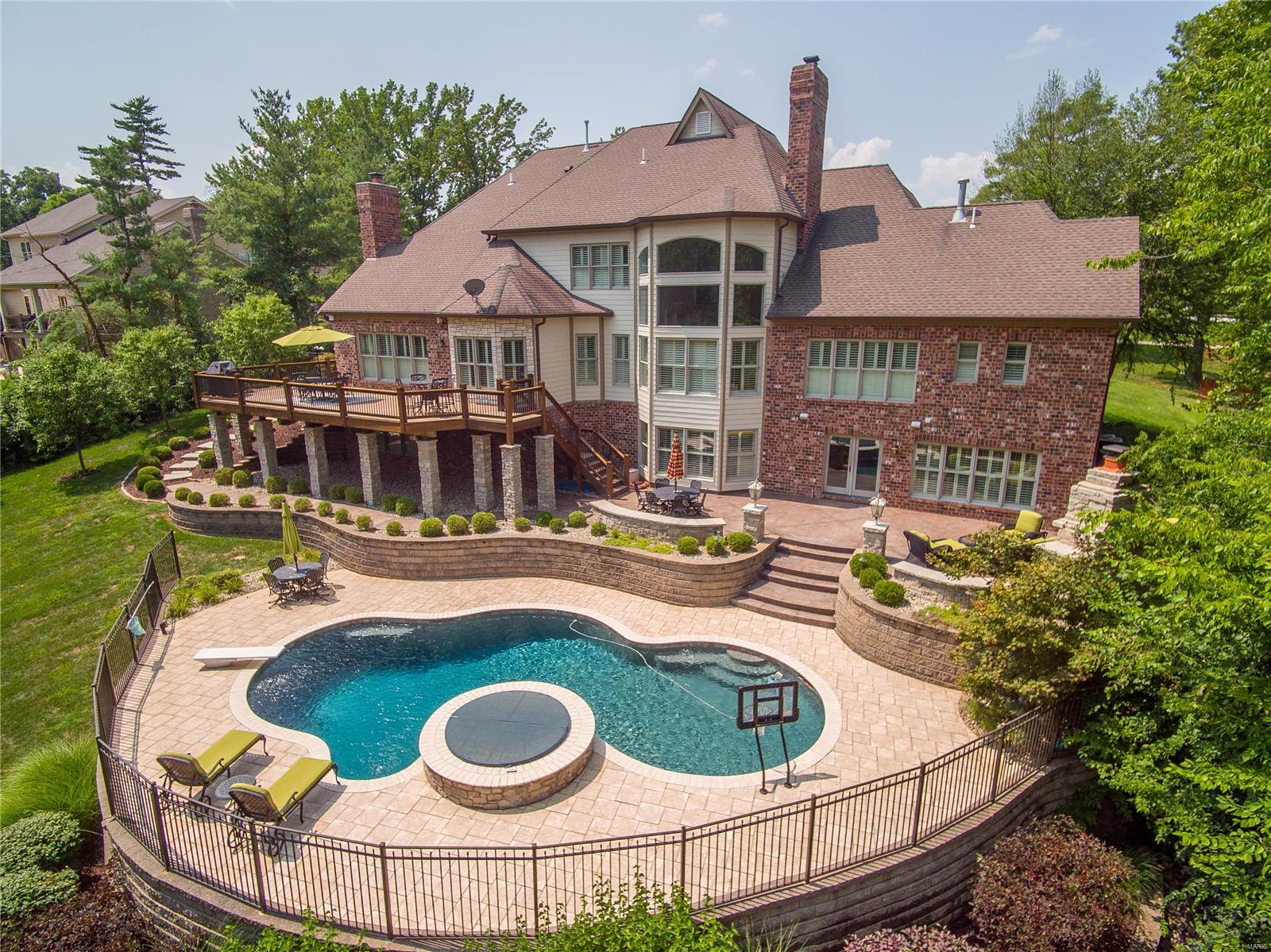 Town & Country Manor - Residential