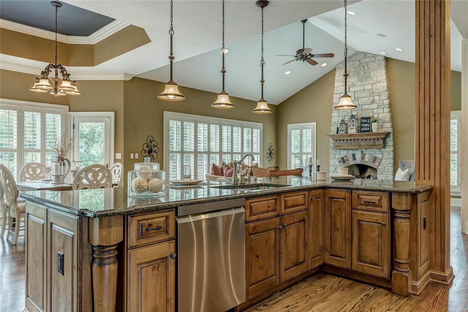 Town & Country Manor - Residential