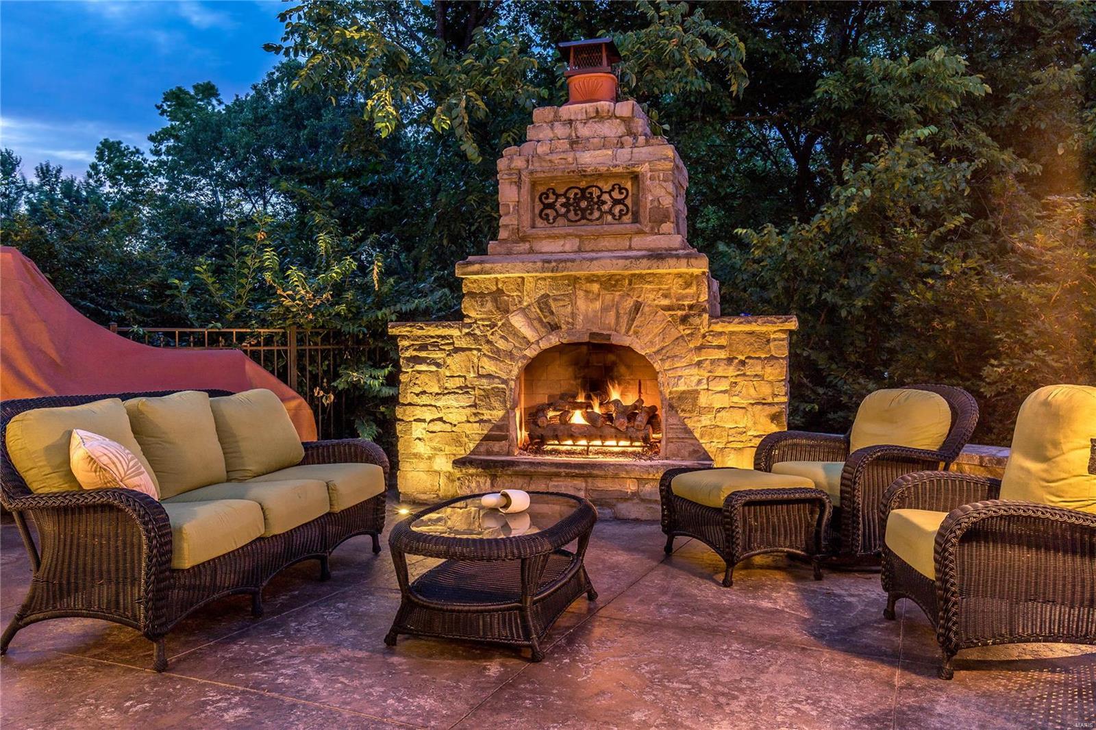 Town & Country Manor - Residential