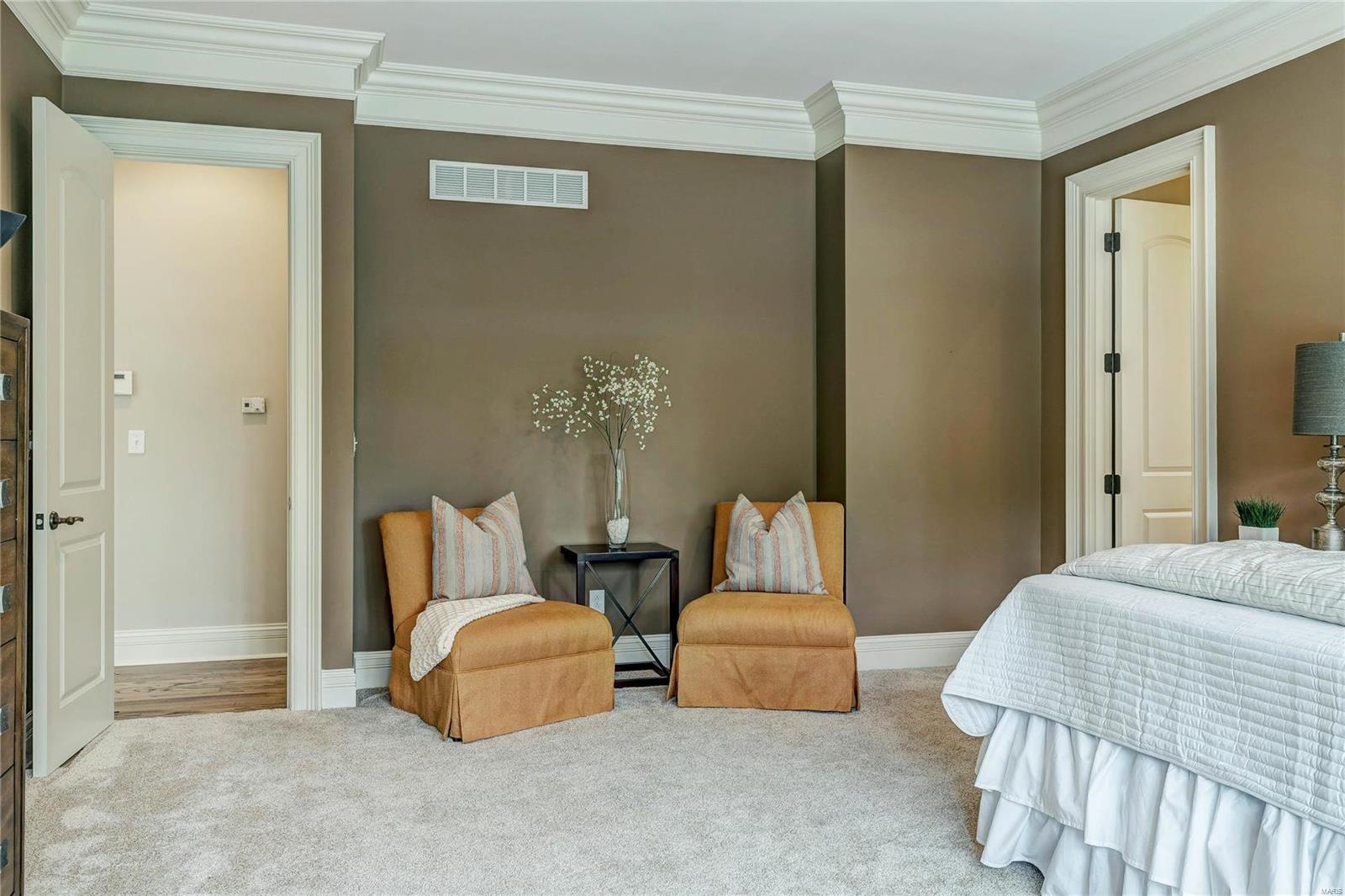 Town & Country Manor - Residential