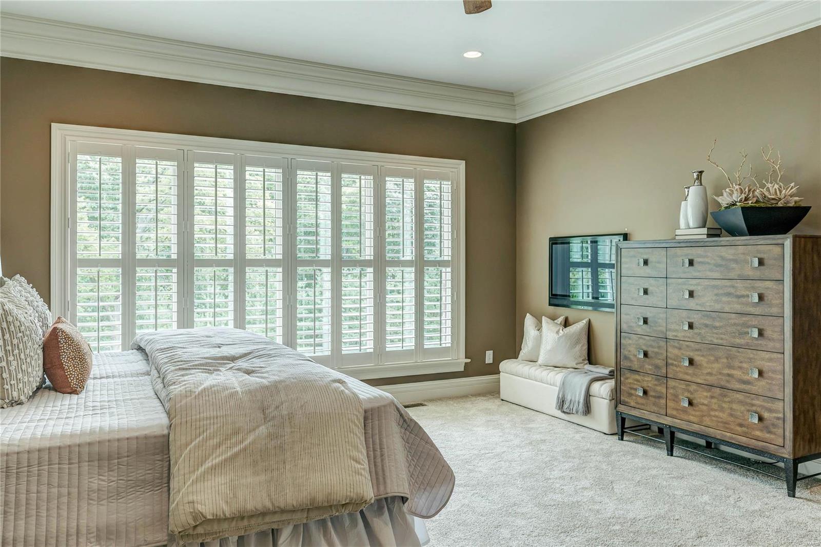 Town & Country Manor - Residential