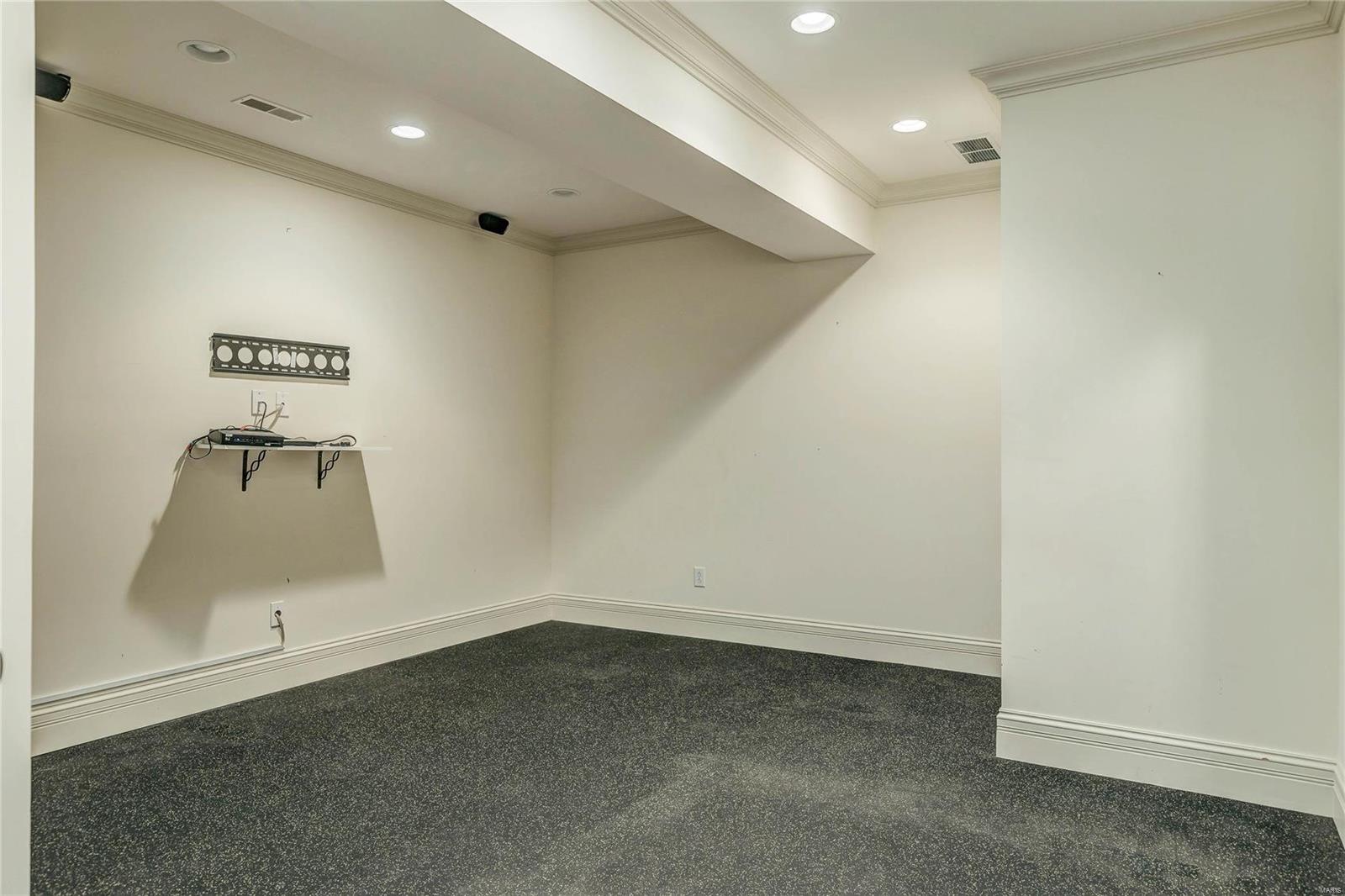 Town & Country Manor - Residential