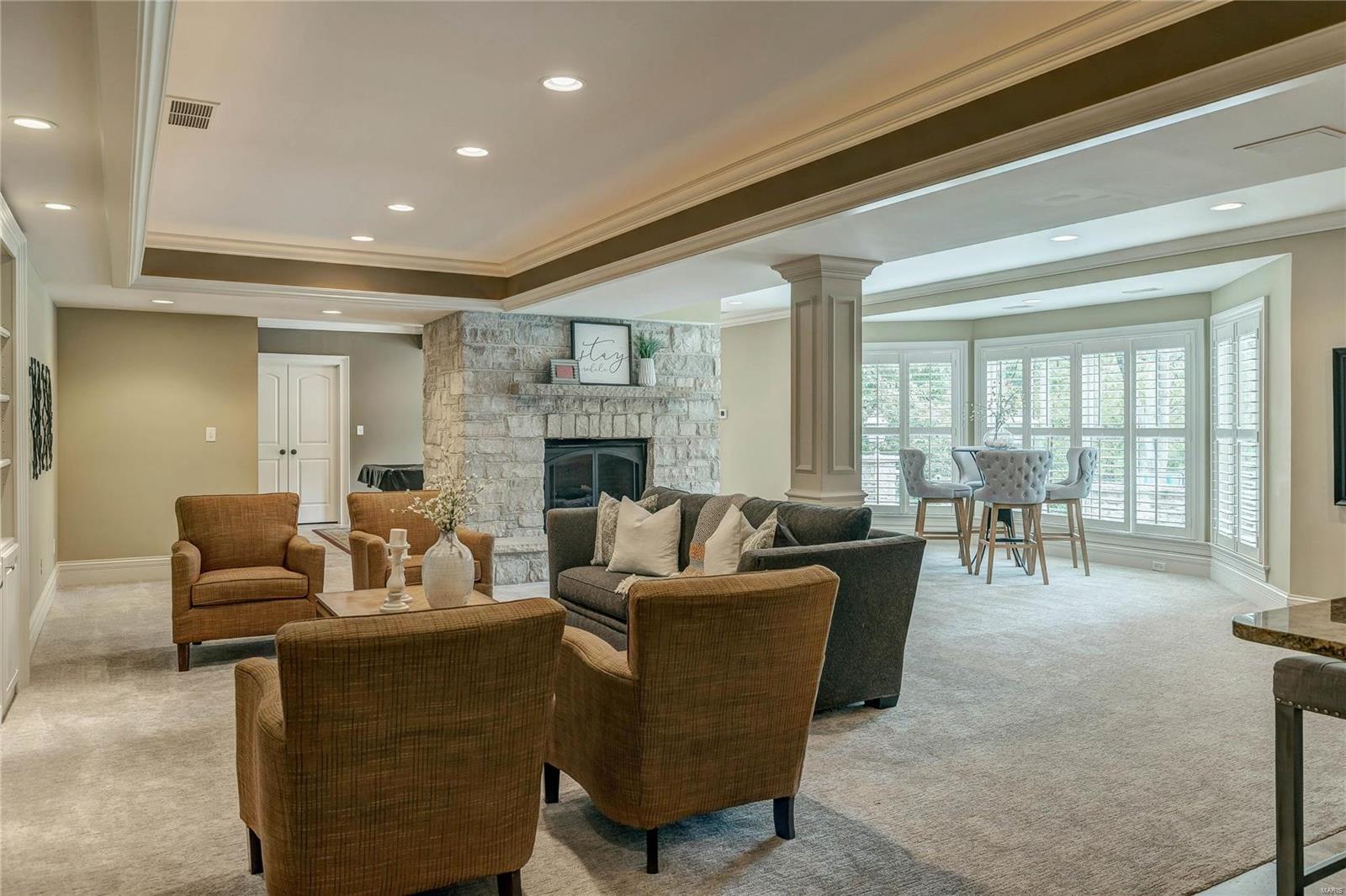 Town & Country Manor - Residential