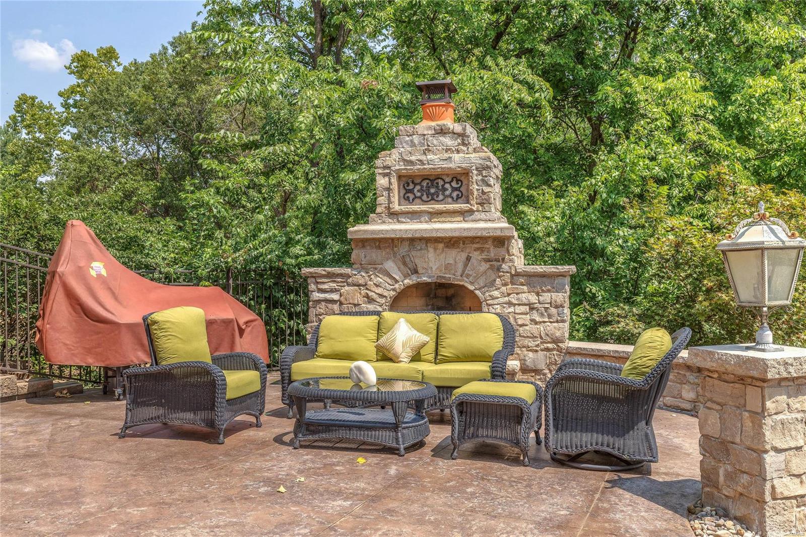 Town & Country Manor - Residential