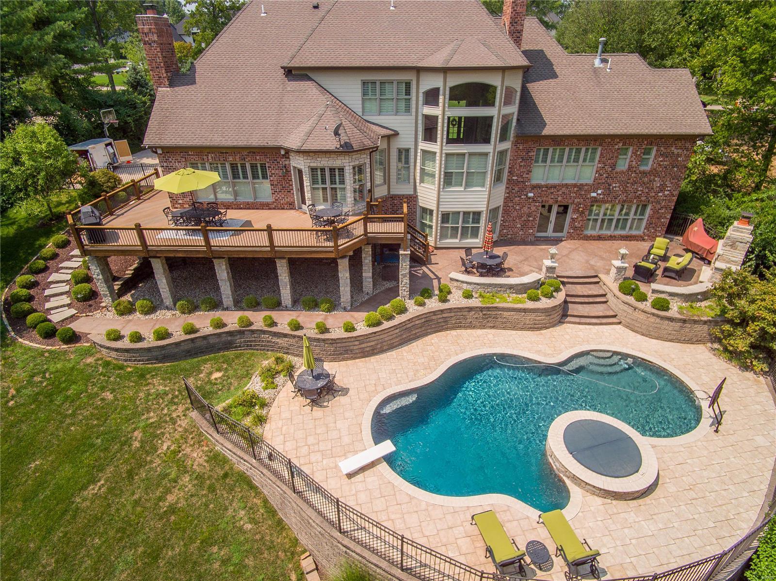 Town & Country Manor - Residential