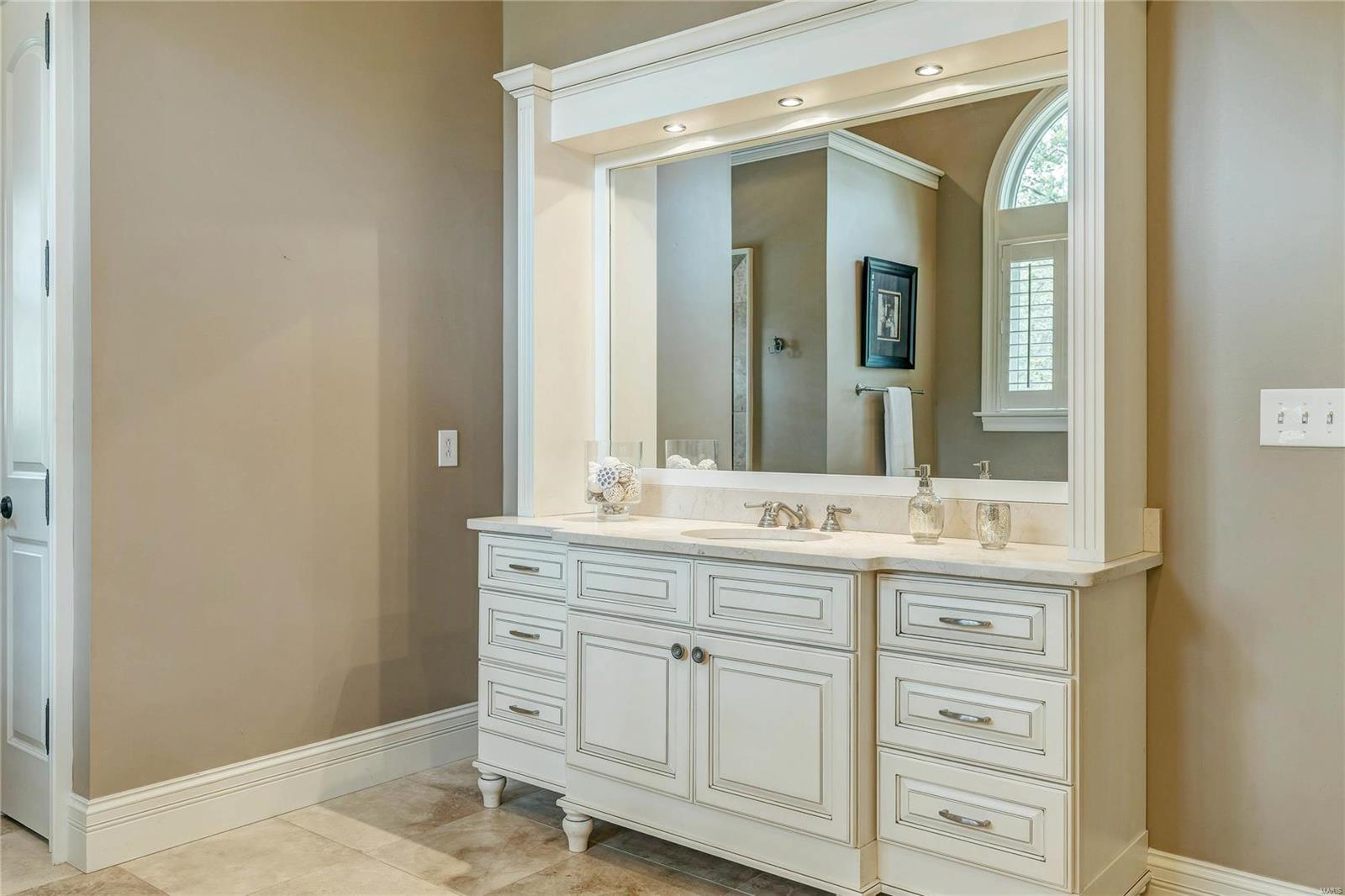 Town & Country Manor - Residential