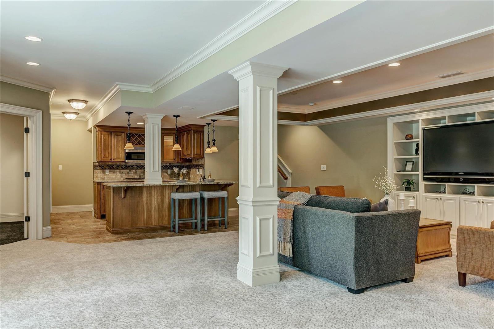 Town & Country Manor - Residential