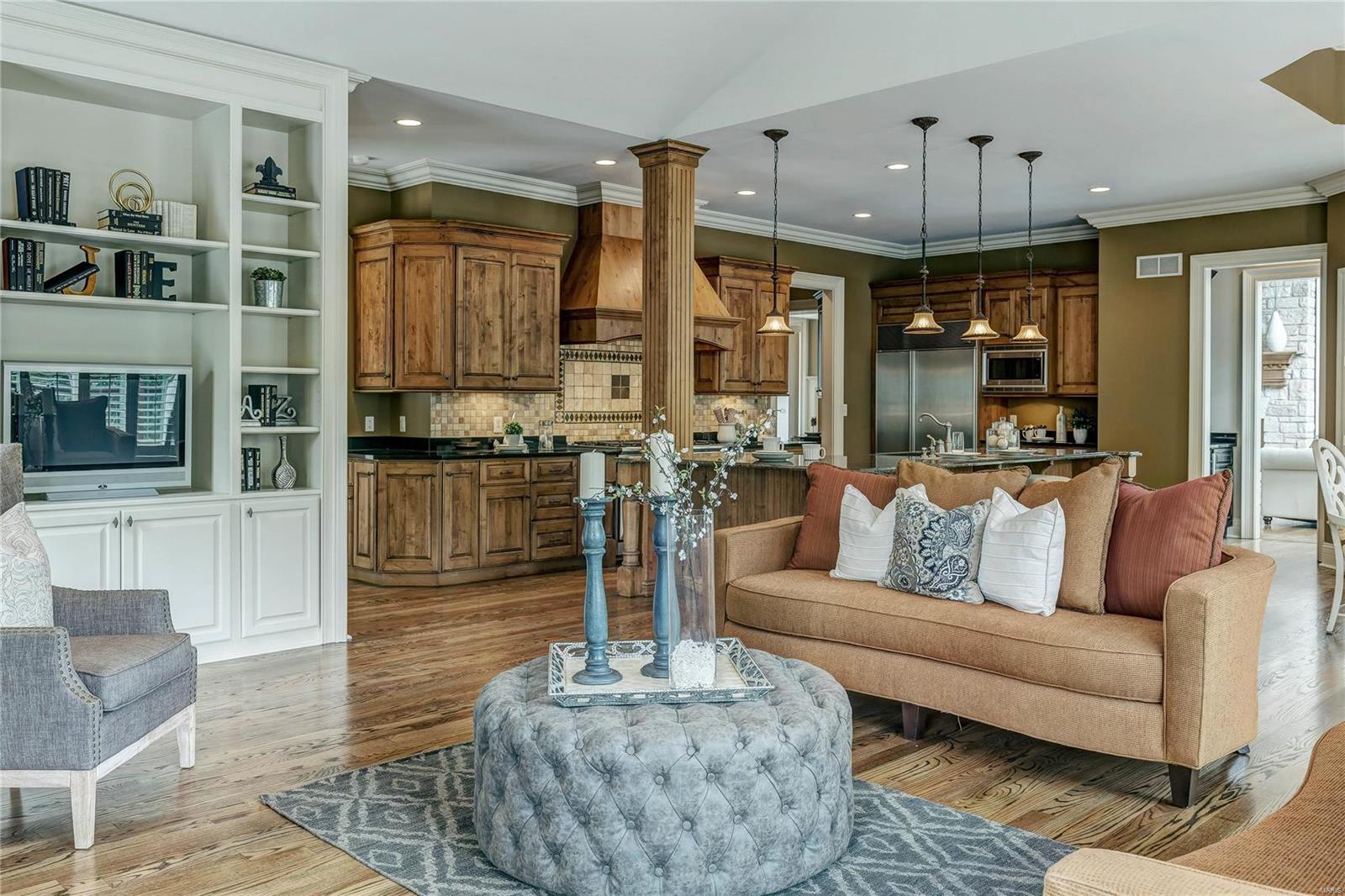 Town & Country Manor - Residential