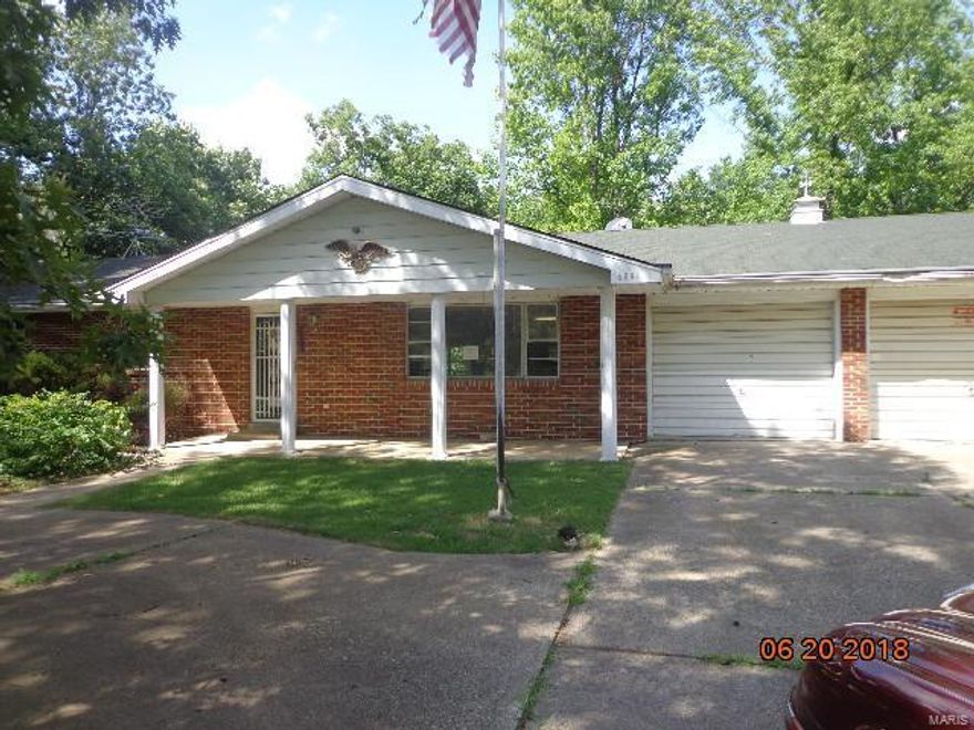 Large brick ranch. Great location. New septic system installed and passed by St. Charles County. Just needs your TLC to turn this back into a gem! *** Freddie Mac First Look Initiative: Owner occupied offers first 20 days in MLS thru 09/28/2018. Owner occupied affidavit required (see attached). Special addendums after acceptance- min. $1000 earnest money in form of cashiers check payable to List Co. along w/ prequal/proof of funds required with all offers. “ Seller will not complete any repairs to the subject property, either lender or buyer requested. The property is sold in AS IS condition” See agent remarks for highest and best deadline and attachments. SpecialListingConditions: Foreclosure