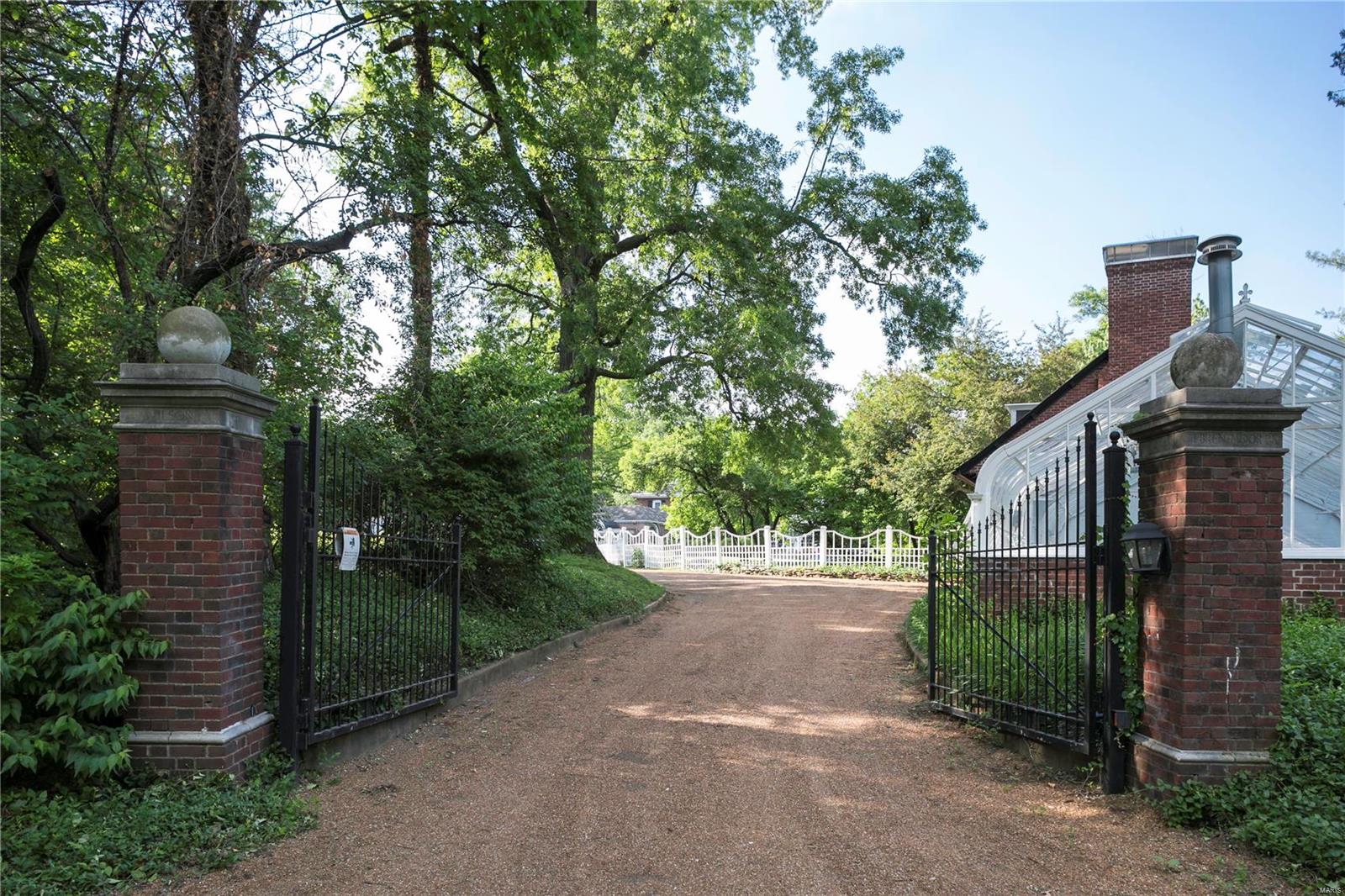 Brentmoor Park - Residential