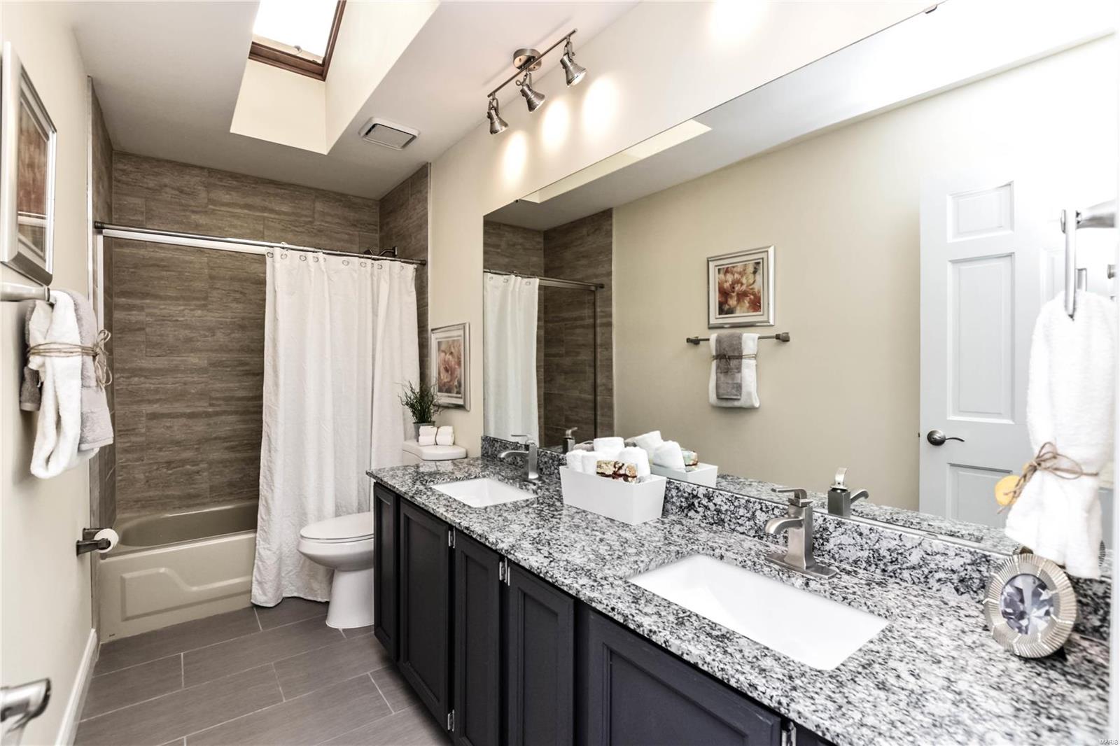 Pointe Clayton 4 - Residential