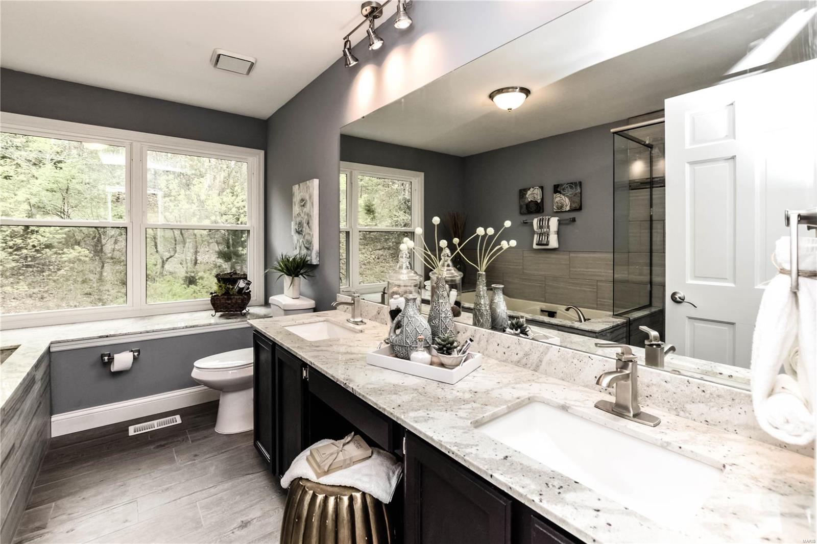 Pointe Clayton 4 - Residential