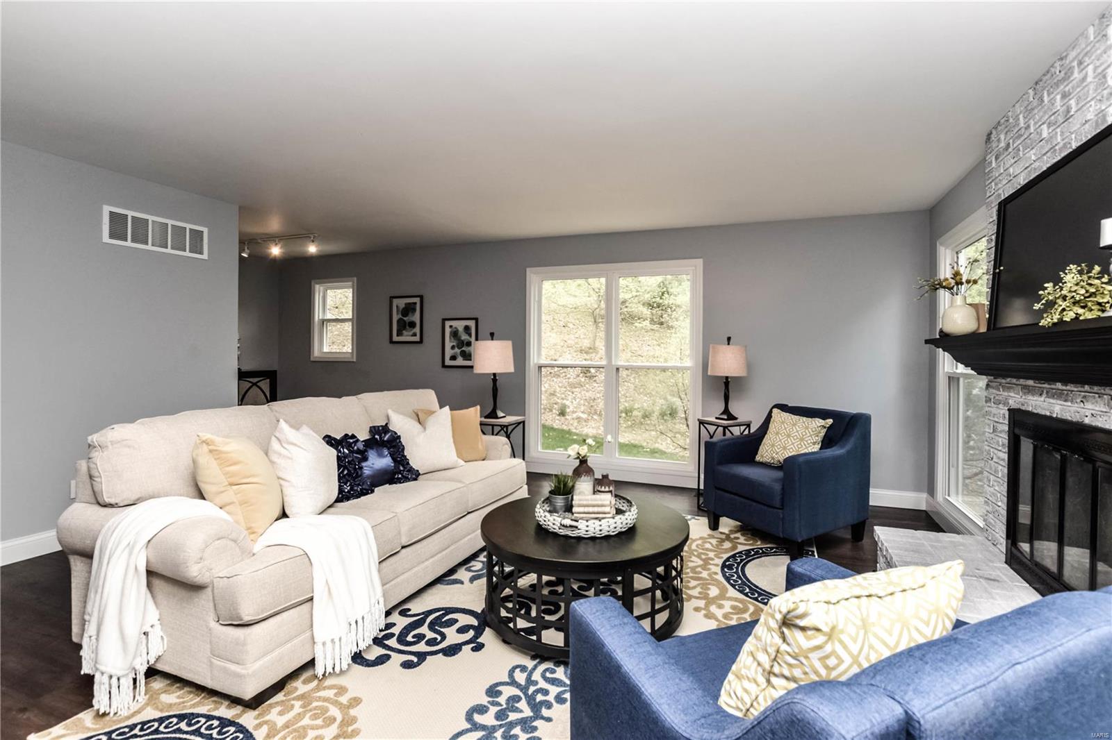 Pointe Clayton 4 - Residential