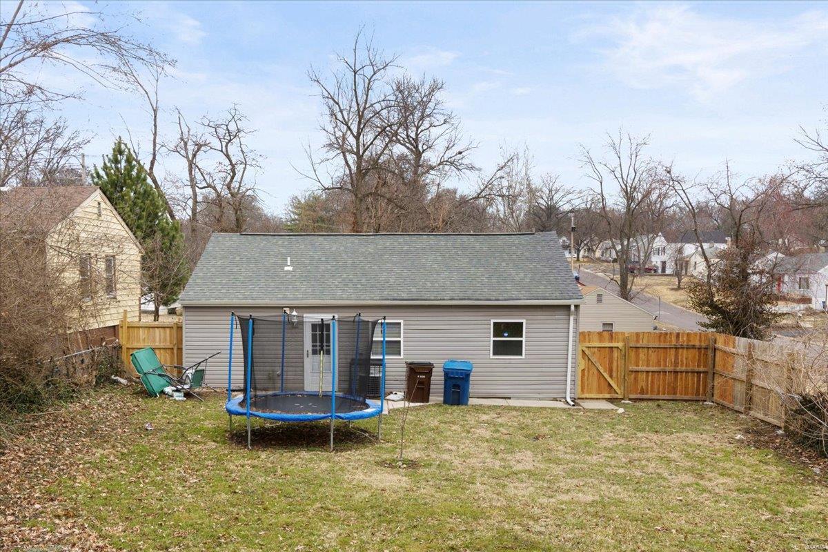 St Louis, Missouri 63135, United States, 3 Bedrooms Bedrooms, ,1 BathroomBathrooms,Residential,Pending,82499