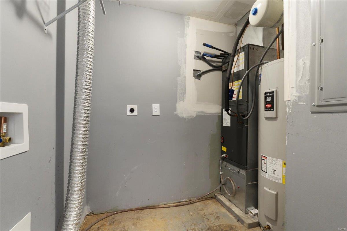 St Louis, Missouri 63135, United States, 3 Bedrooms Bedrooms, ,1 BathroomBathrooms,Residential,Pending,82499