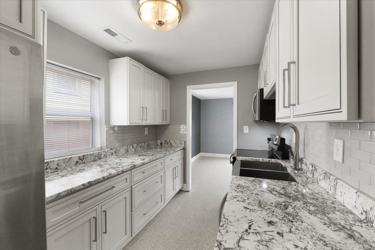 St Louis, Missouri 63135, United States, 3 Bedrooms Bedrooms, ,1 BathroomBathrooms,Residential,Pending,82499