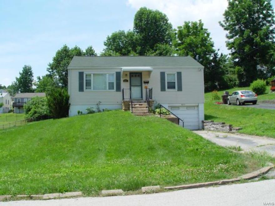 Excellent Investment opportunity! 2 Bedroom 2 Bath, nice lot. Send all offers on a Special Sale Contract. House being sold in its As-Is condition. Seller to do no repairs.
