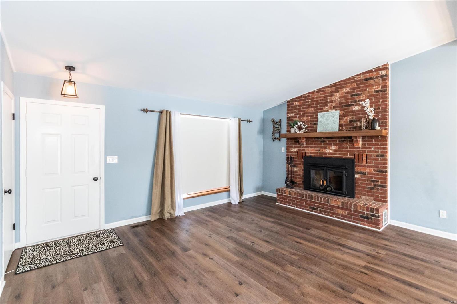 Hillsboro, Missouri 63050, United States, 3 Bedrooms Bedrooms, ,2 BathroomsBathrooms,Residential,Pending,15717