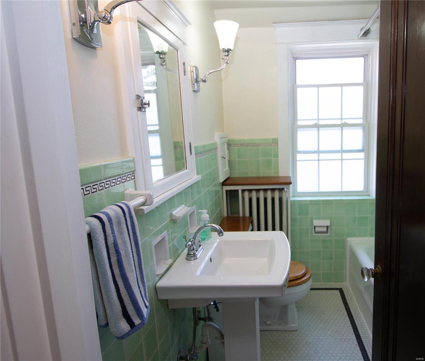 Country Club Add To Normandy Park - Residential