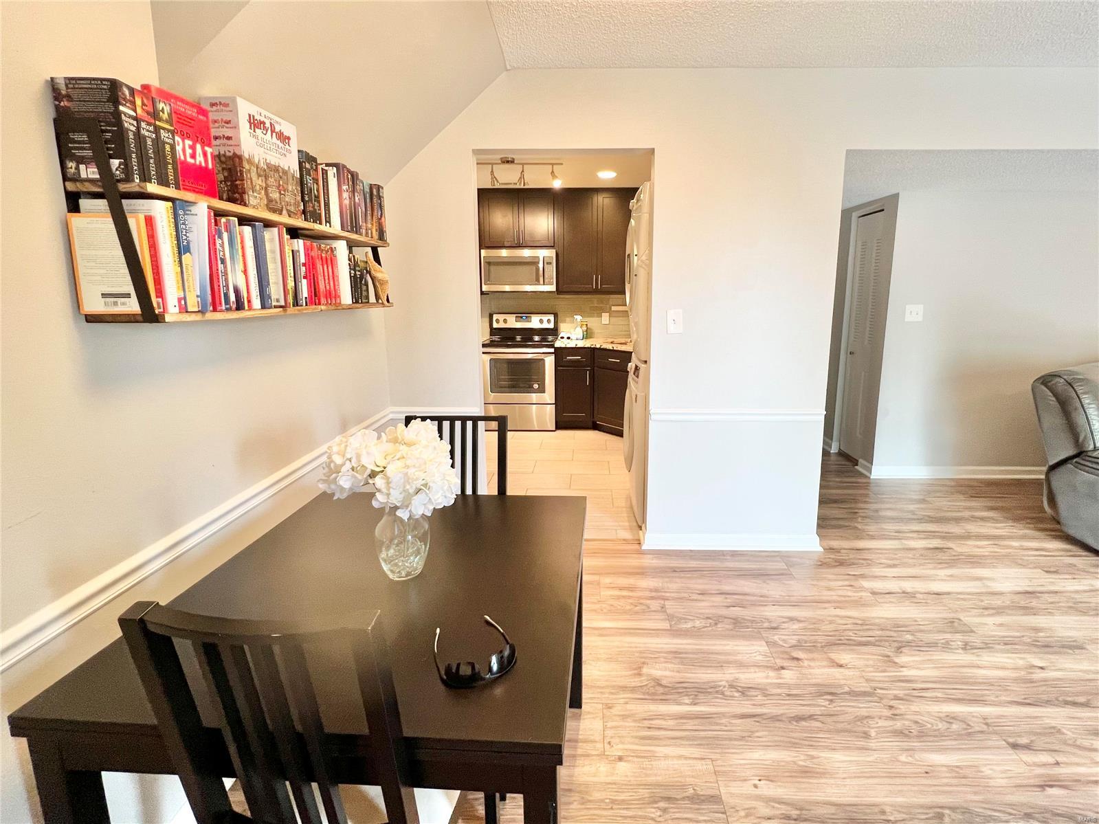 Brentwood Forest Condo Ph Six - Residential