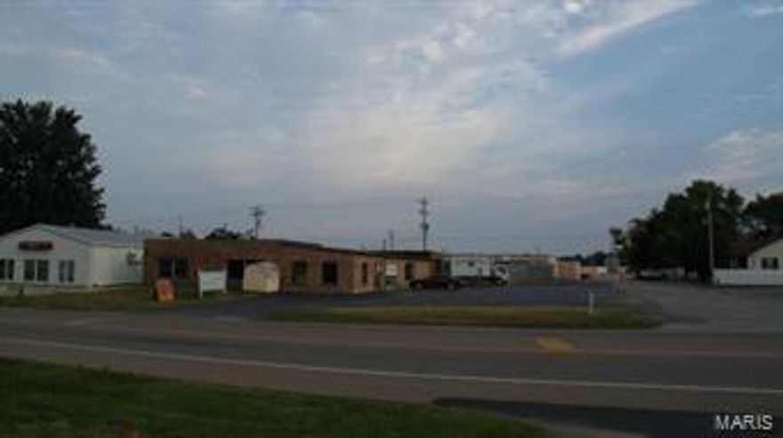 Investment opportunity offering store front windows, high traffic location and 5760 square feet of space with attached garage and paved parking lot. This brick building has plenty to offer for a start-up business or expansion of your existing one. Property currently leased offering income potential upon purchase. Seller request you do not disturb tenant and all showing to be schedule for viewing. Location: High Traffic, Hwy/Interstate Frntg