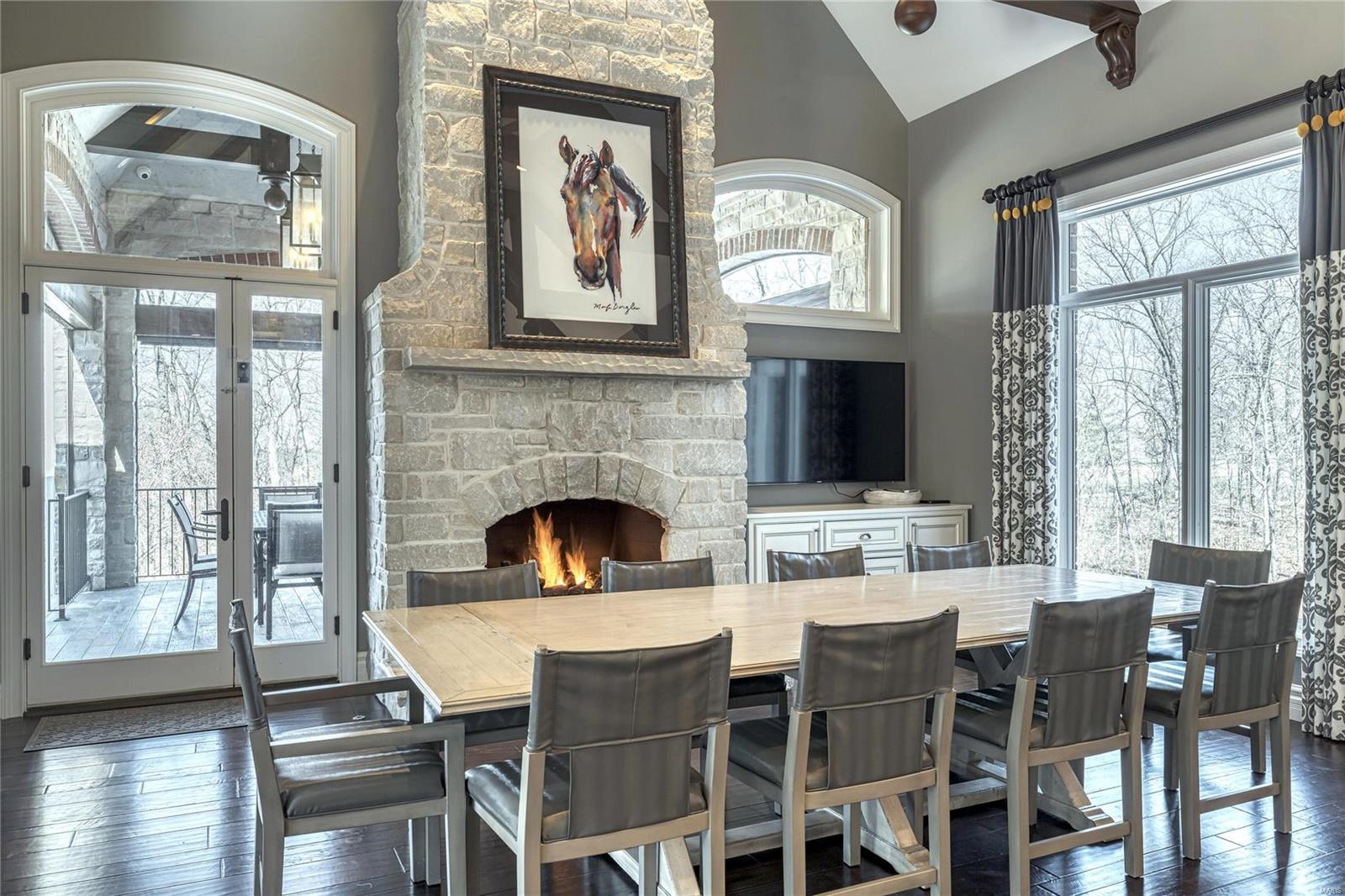 Whitmoor Upper Rdwy & Esmt - Residential