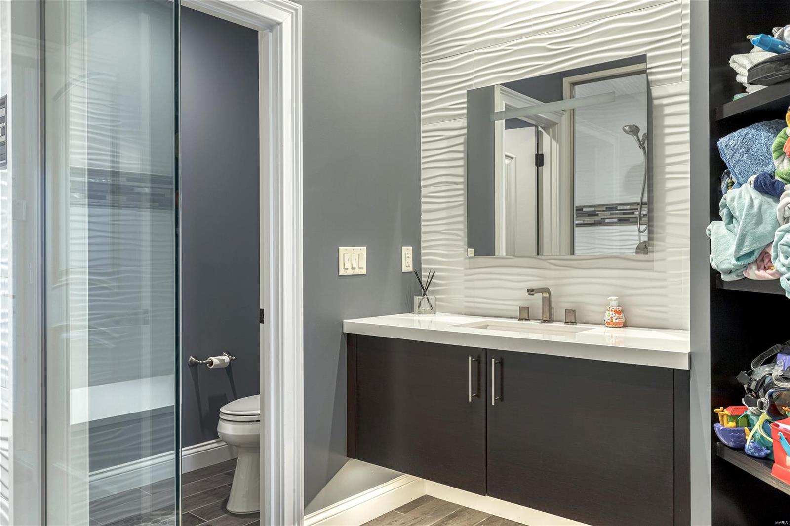 Whitmoor Upper Rdwy & Esmt - Residential