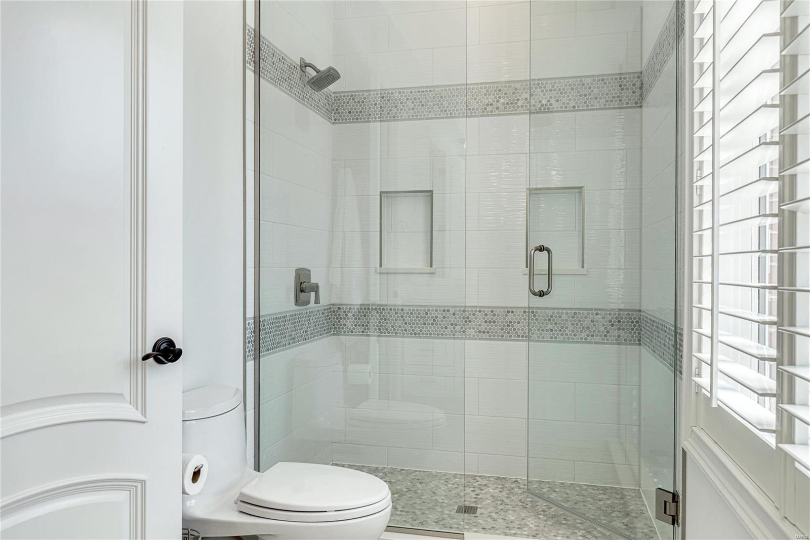 Whitmoor Upper Rdwy & Esmt - Residential