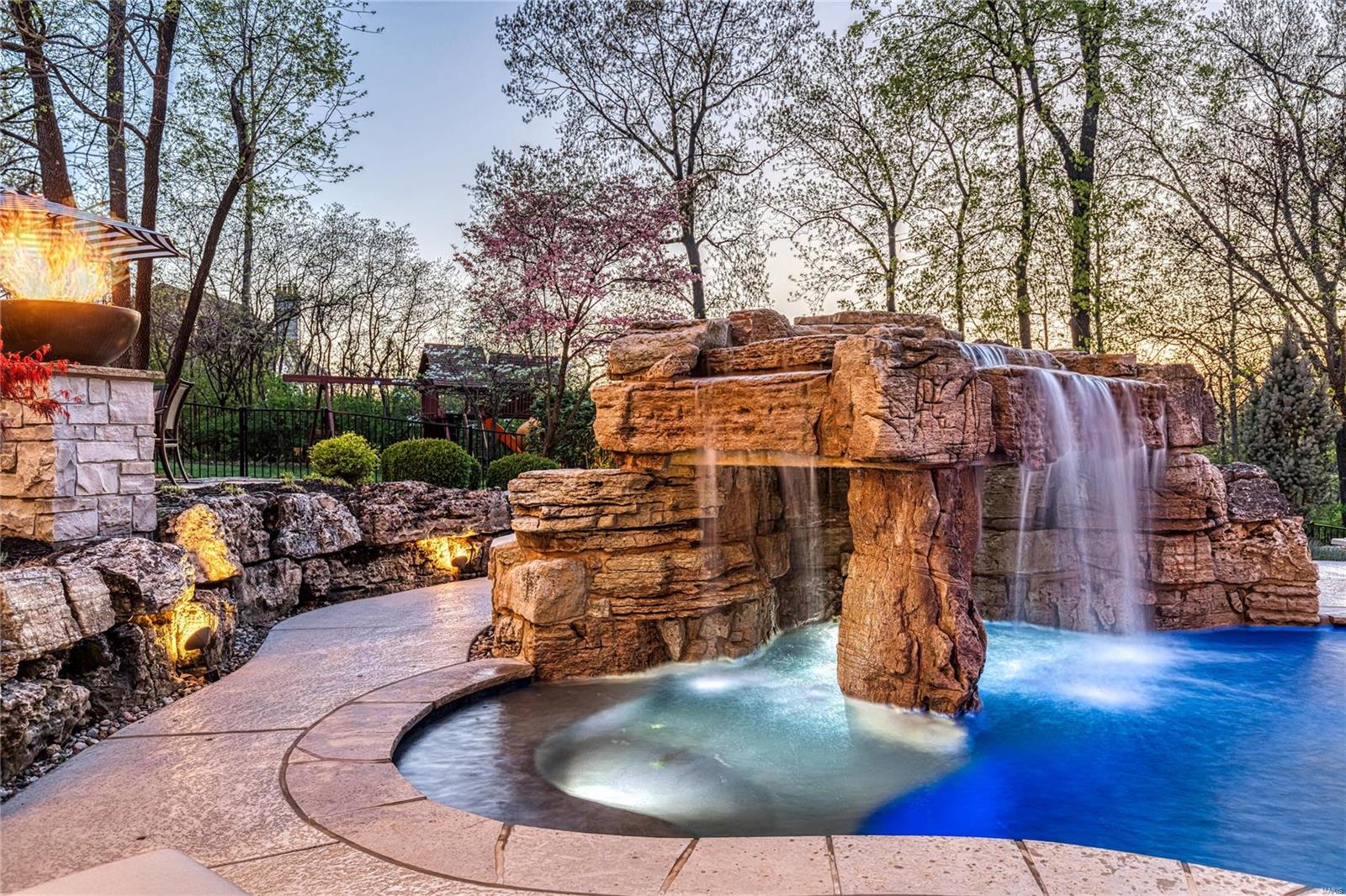 Whitmoor Upper Rdwy & Esmt - Residential