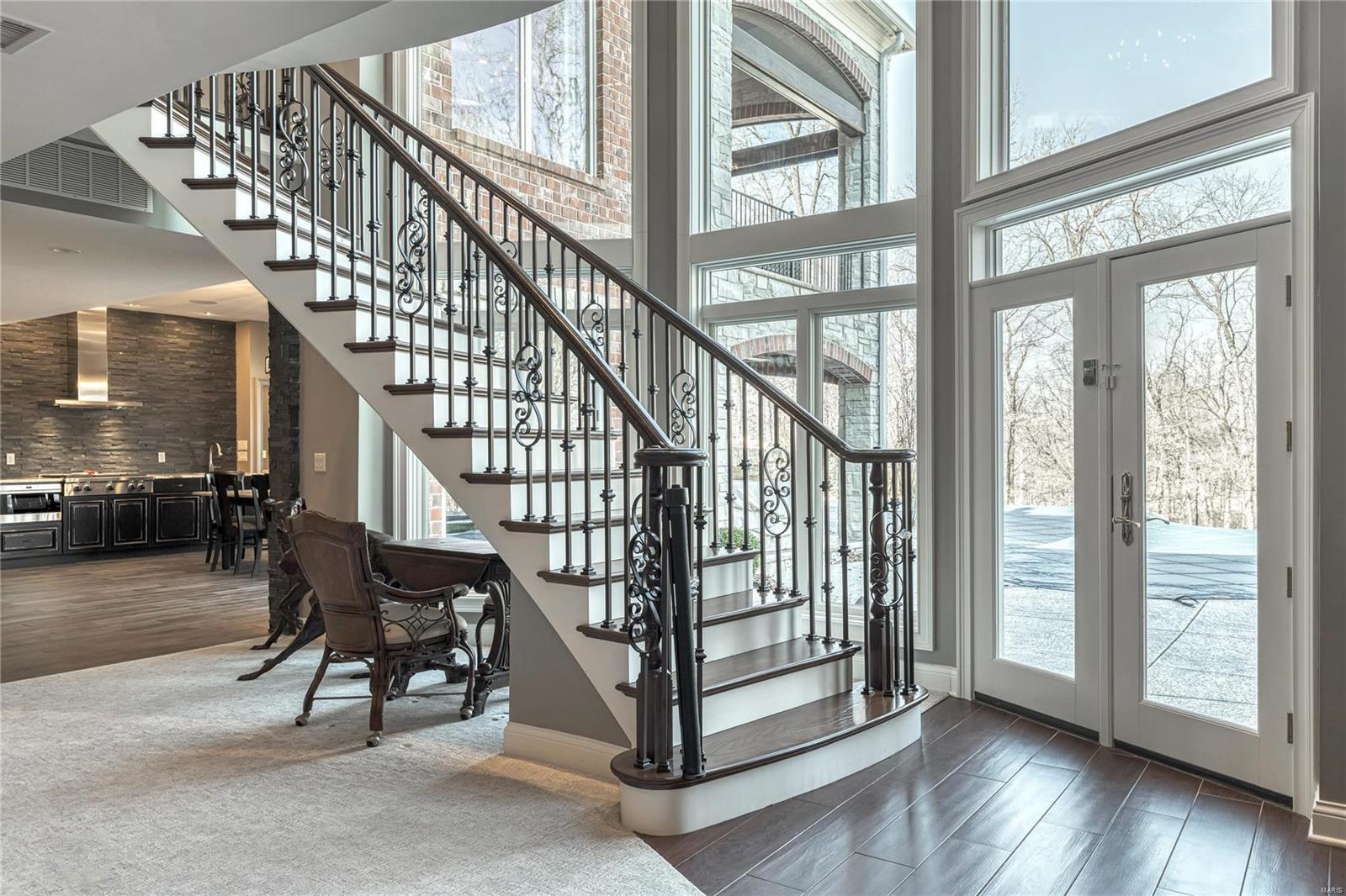 Whitmoor Upper Rdwy & Esmt - Residential