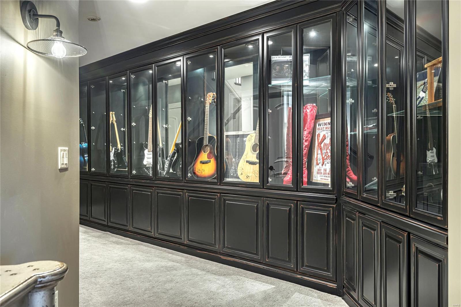 Whitmoor Upper Rdwy & Esmt - Residential