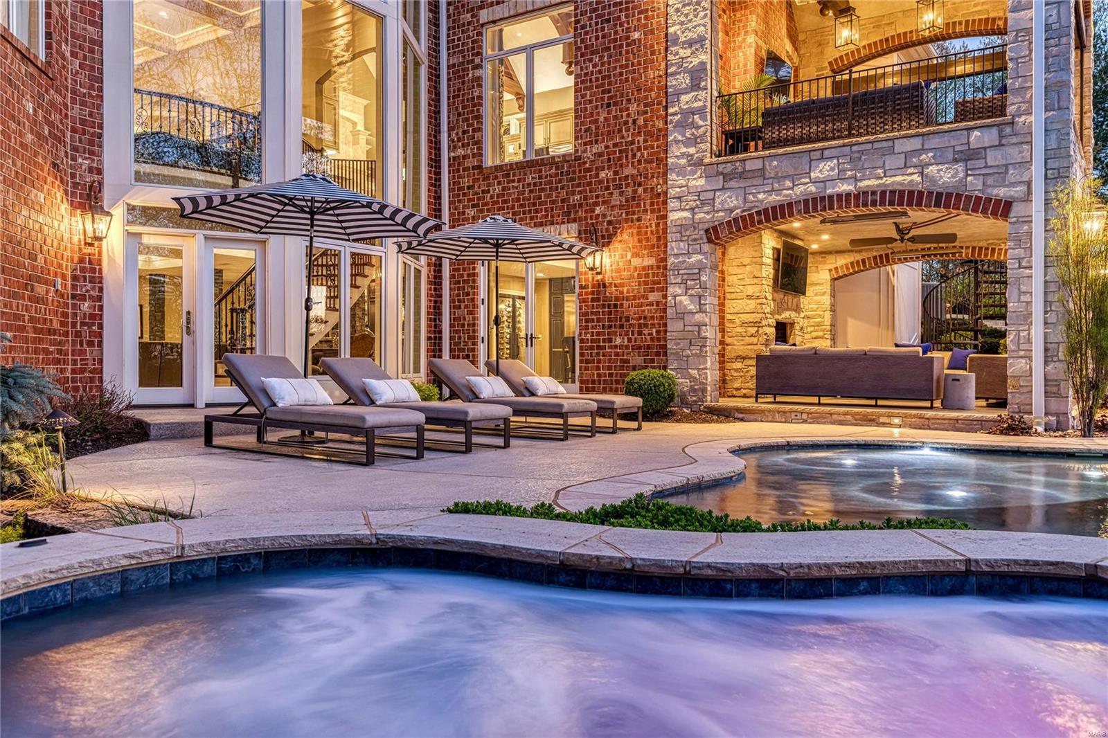 Whitmoor Upper Rdwy & Esmt - Residential