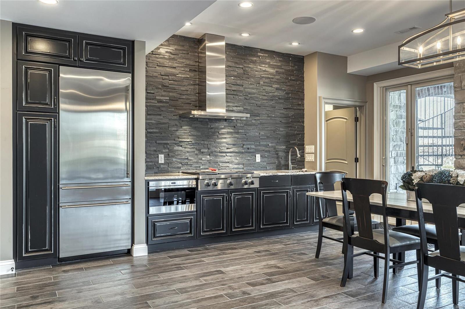 Whitmoor Upper Rdwy & Esmt - Residential