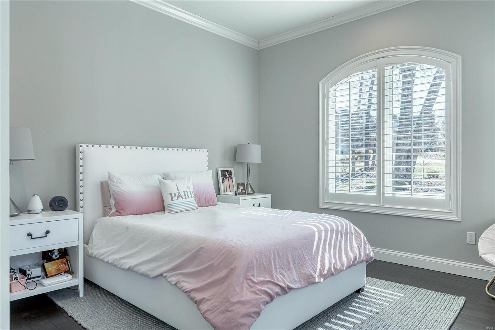 Whitmoor Upper Rdwy & Esmt - Residential