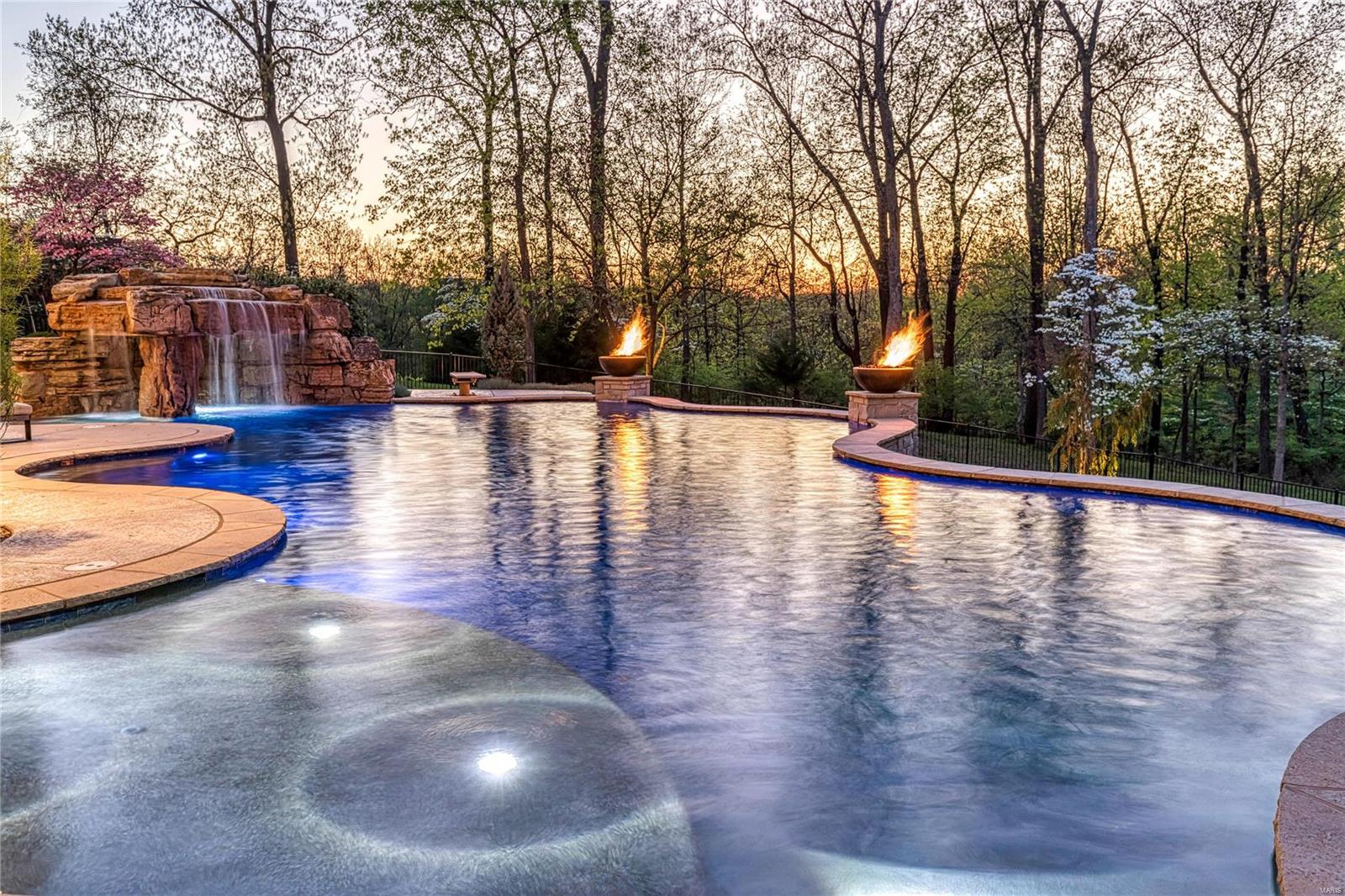 Whitmoor Upper Rdwy & Esmt - Residential