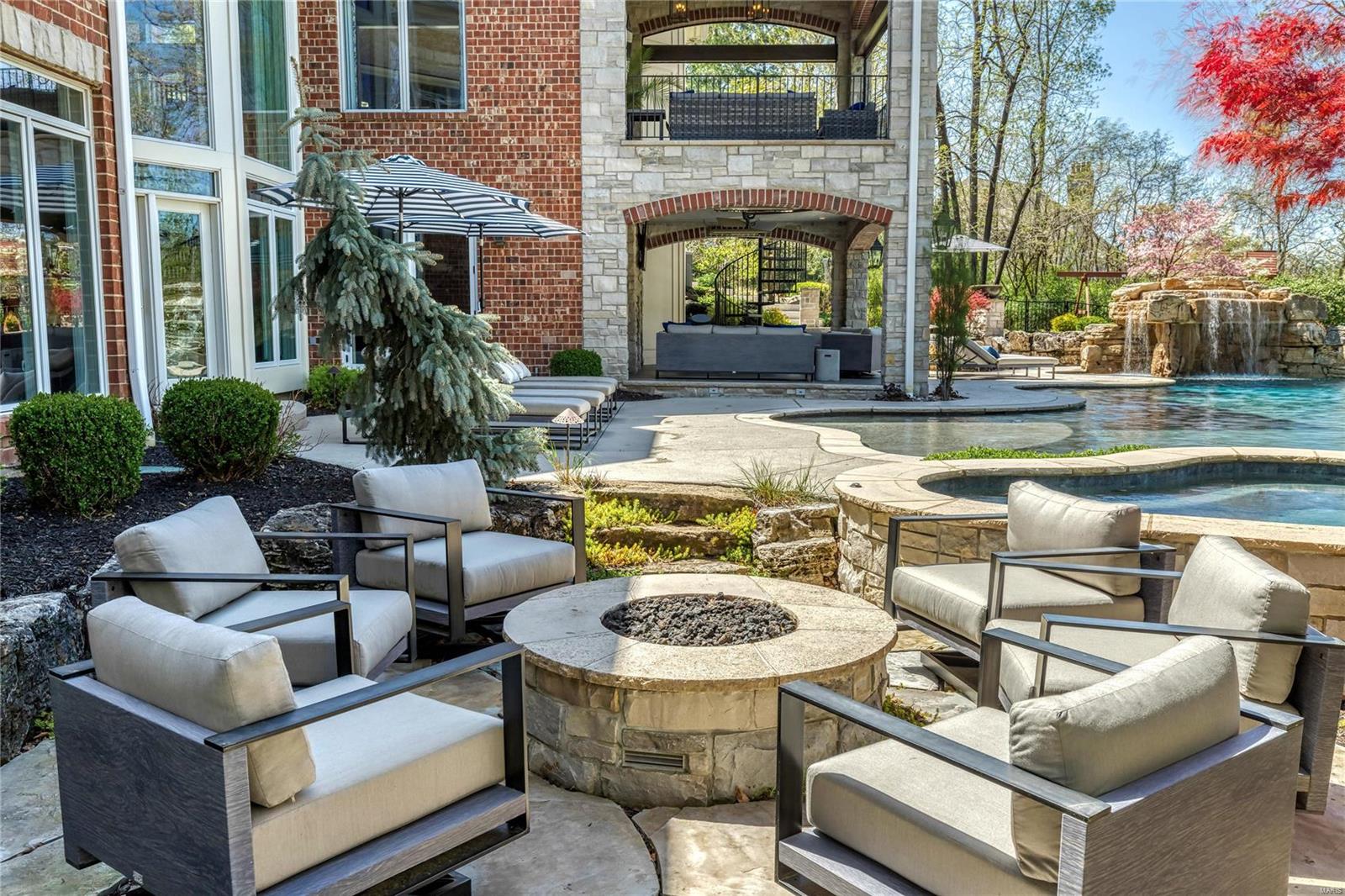 Whitmoor Upper Rdwy & Esmt - Residential