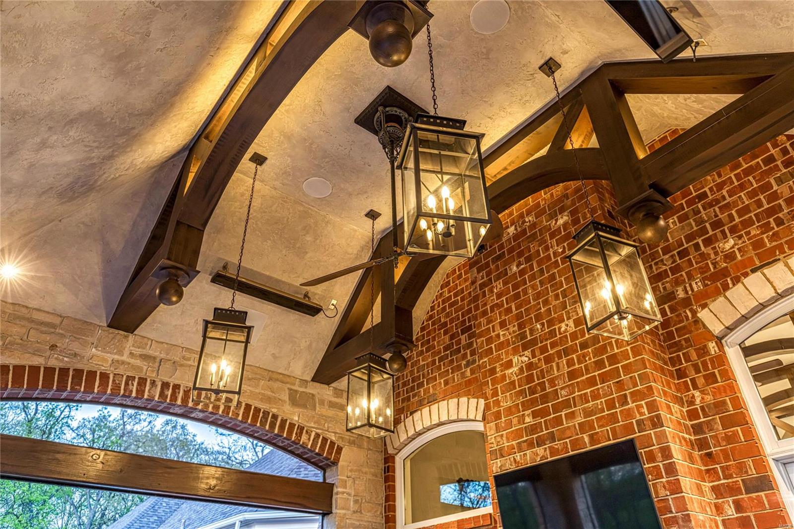 Whitmoor Upper Rdwy & Esmt - Residential