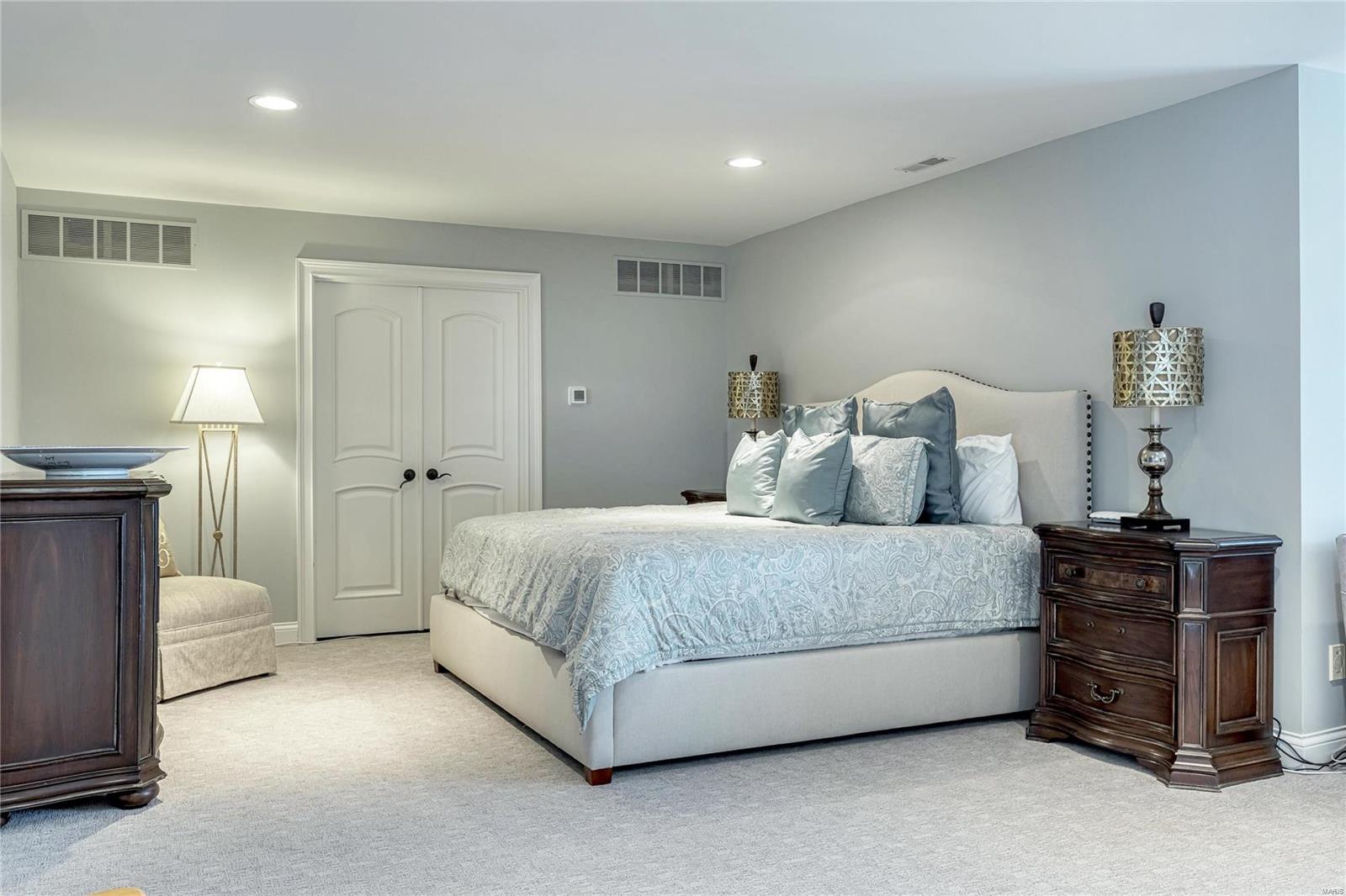 Whitmoor Upper Rdwy & Esmt - Residential