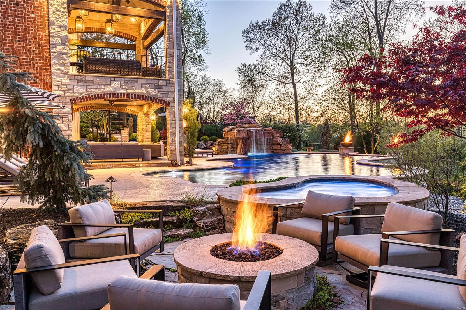 Whitmoor Upper Rdwy & Esmt - Residential