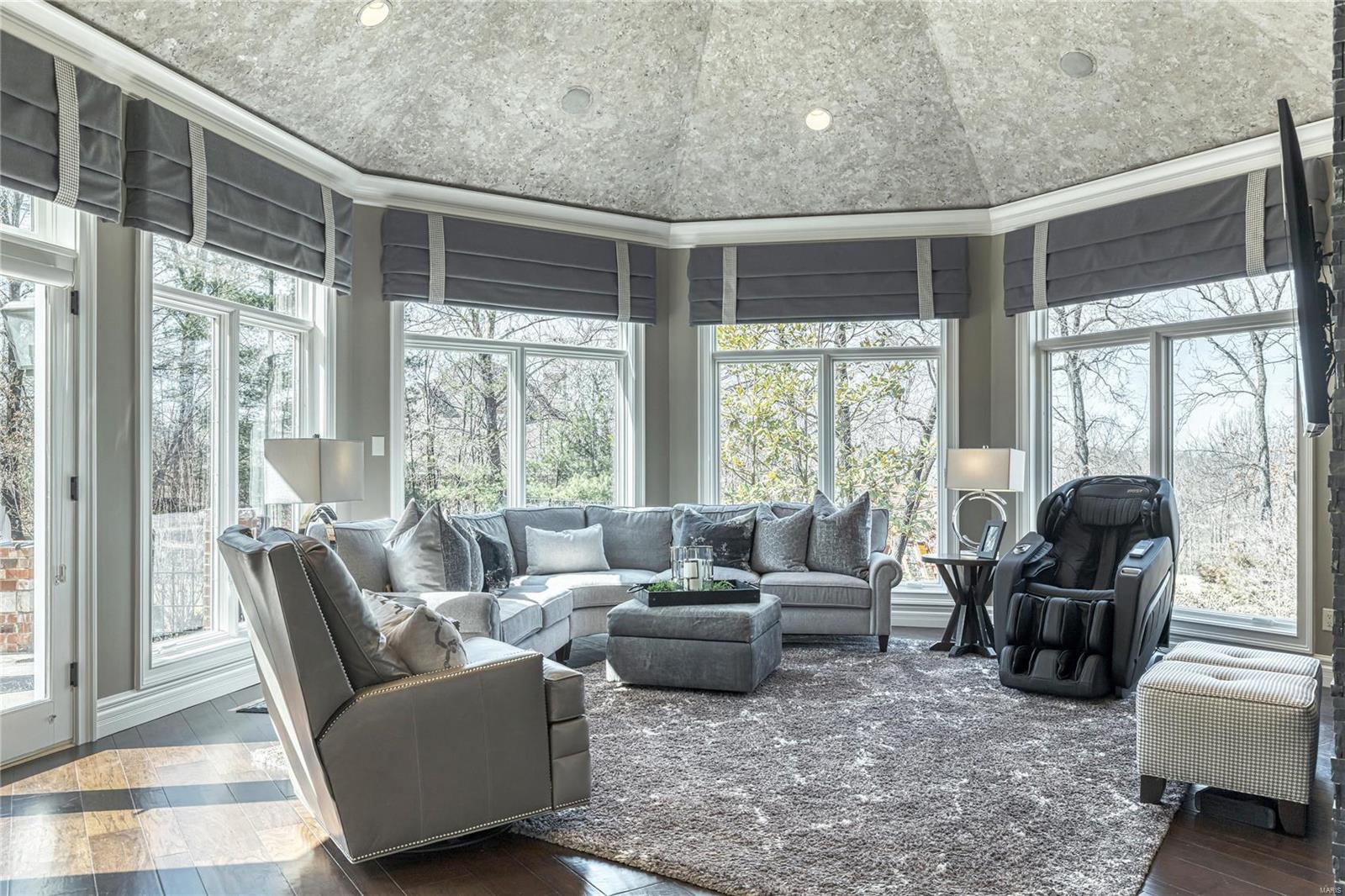 Whitmoor Upper Rdwy & Esmt - Residential