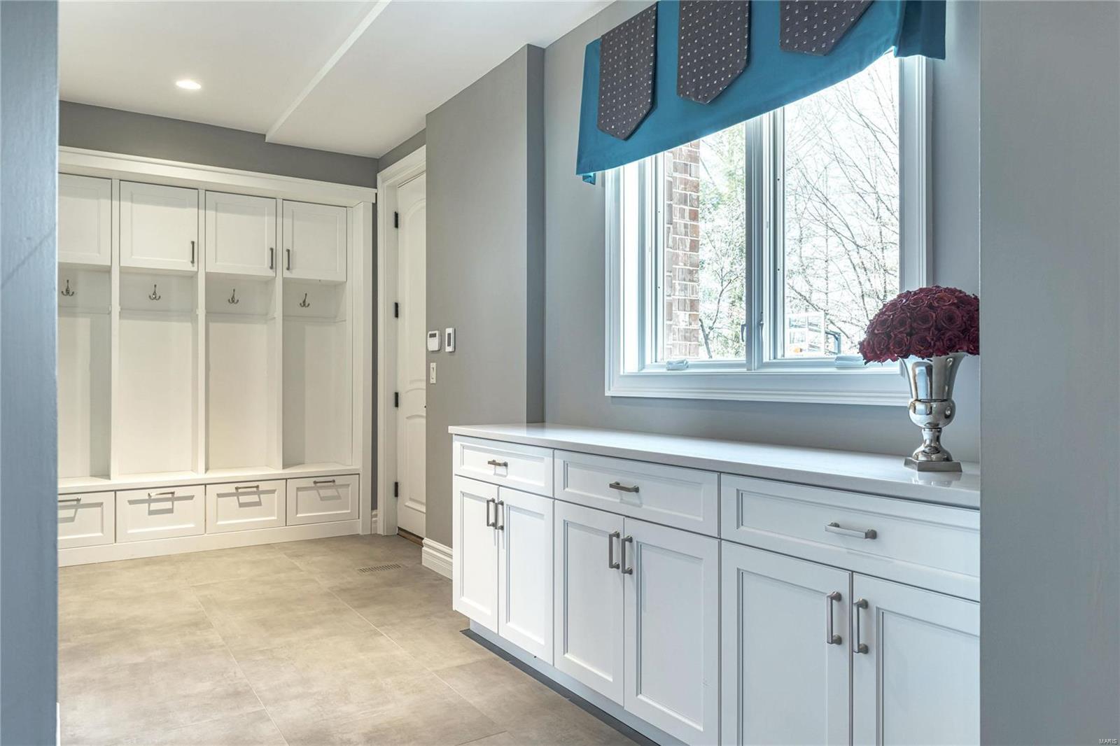 Whitmoor Upper Rdwy & Esmt - Residential