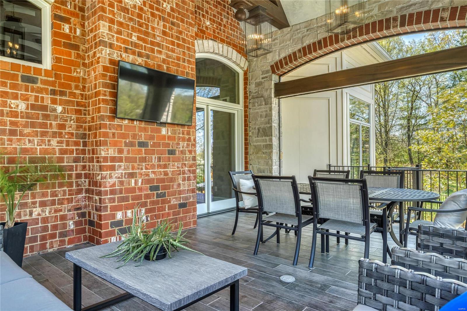 Whitmoor Upper Rdwy & Esmt - Residential