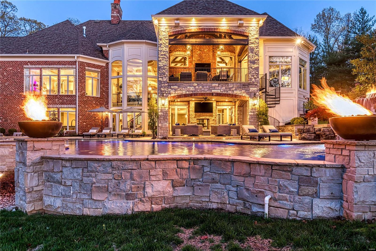 Whitmoor Upper Rdwy & Esmt - Residential