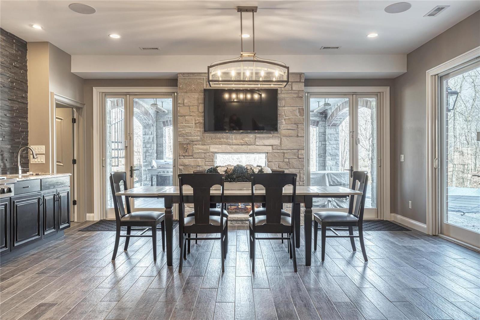 Whitmoor Upper Rdwy & Esmt - Residential