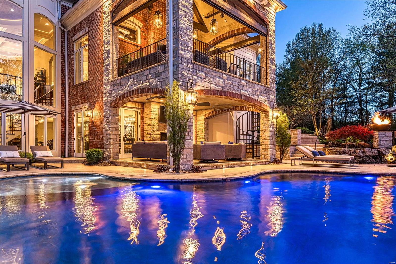 Whitmoor Upper Rdwy & Esmt - Residential