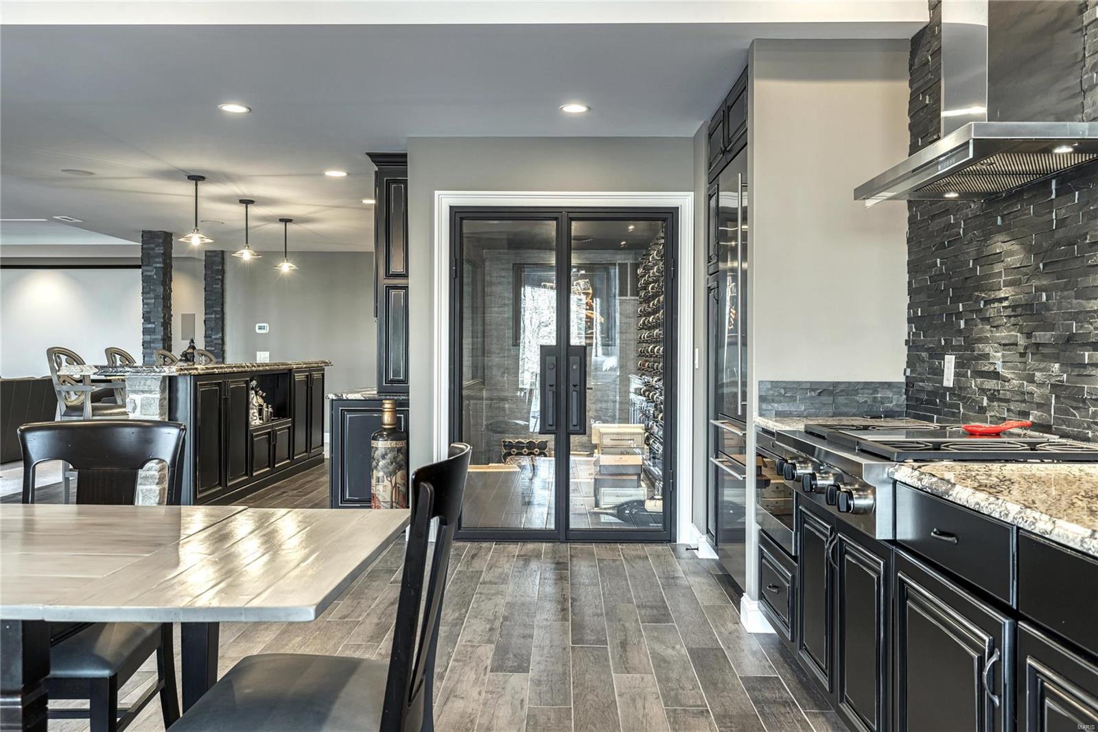 Whitmoor Upper Rdwy & Esmt - Residential