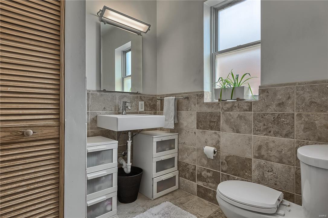 6300 Northwood Condo - Residential
