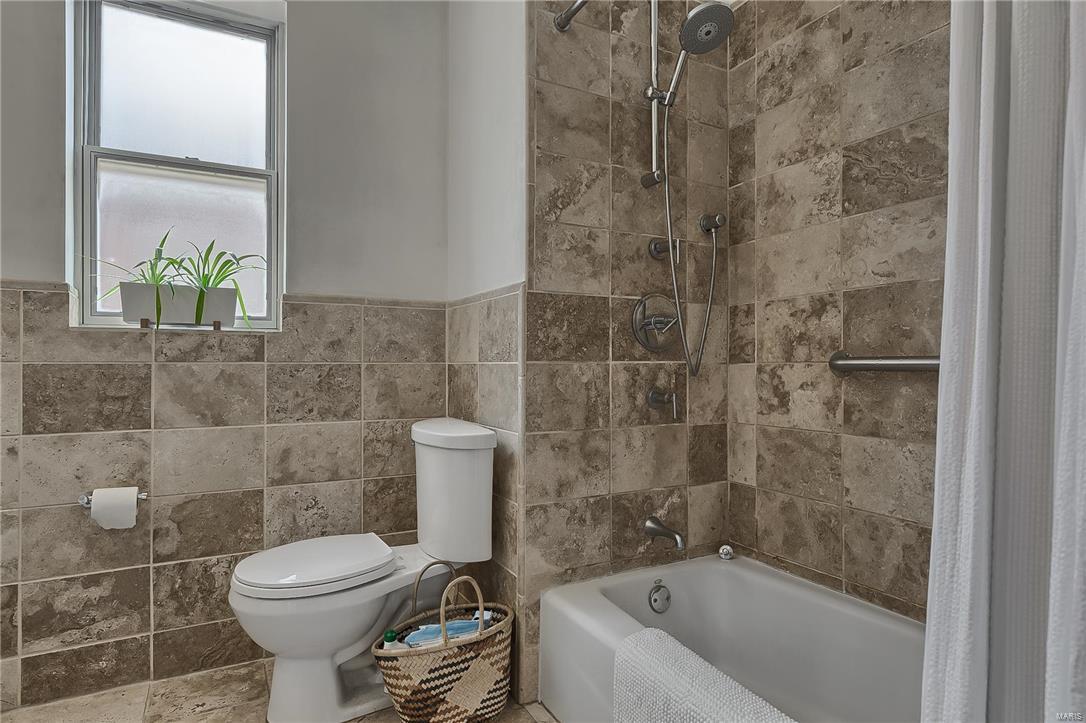 6300 Northwood Condo - Residential