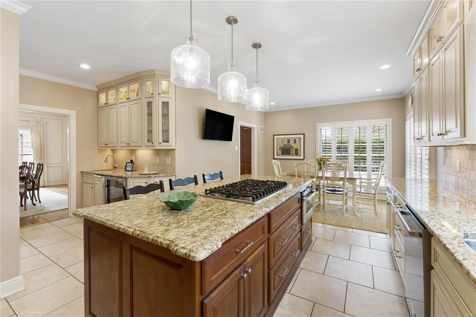 547 Tregaron Place