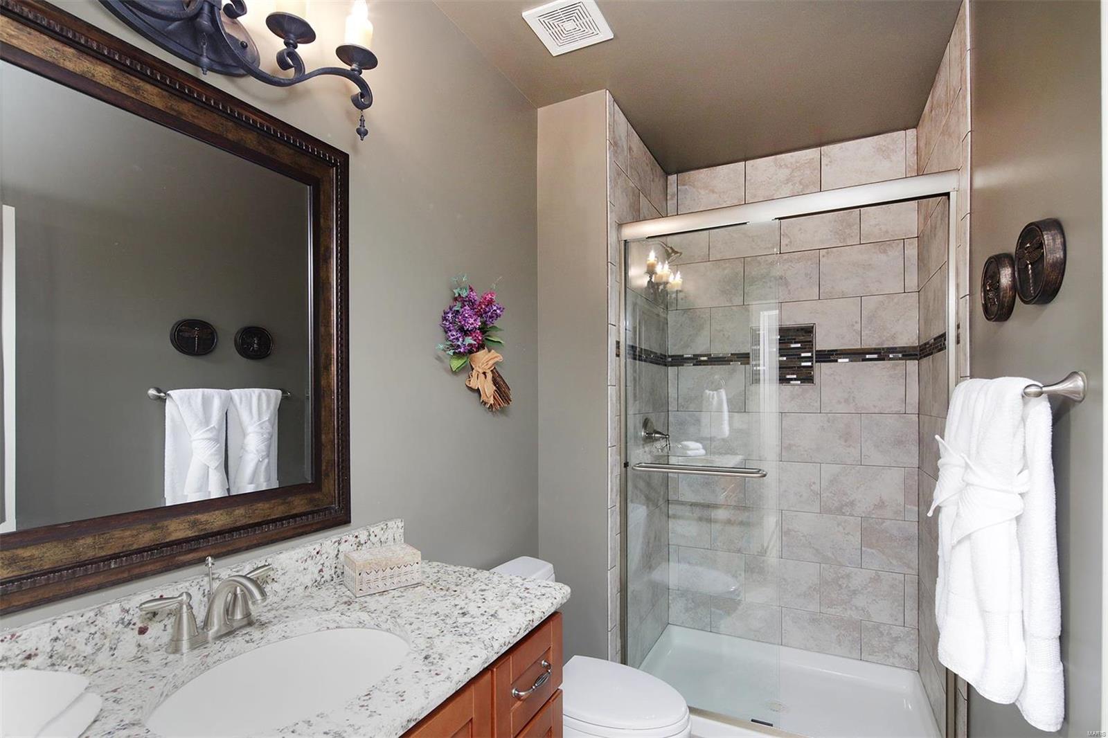 Ladue Court Villas - Residential